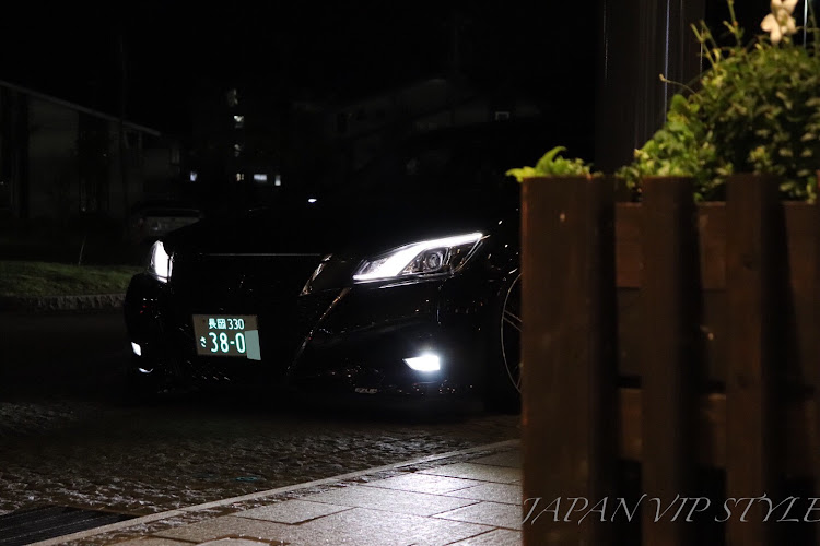 クラウンアスリートの210クラウン・カメ活・一眼レフ・深夜徘徊・JAPAN VIP STYLEに関するカスタム事例の投稿画像1枚目