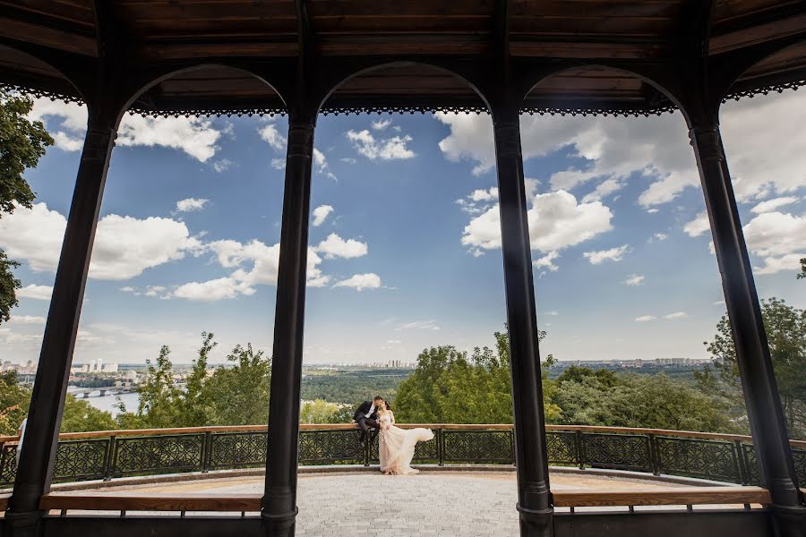 Fotógrafo de casamento Viktor Demin (victordyomin). Foto de 16 de agosto 2018