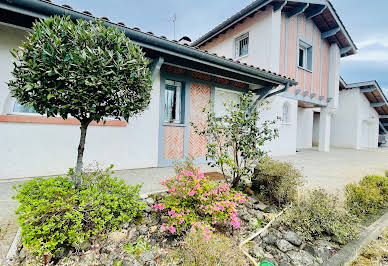 Maison avec piscine et jardin 18