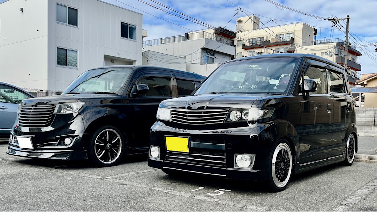 ゼストスパークのbB・QNC21・Cat's Car Team・旦那の車とコラボ・愛猫紹介に関するカスタム事例の投稿画像2枚目