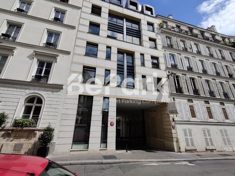 Location  parking  12 m² à Paris 9ème (75009), 180 €