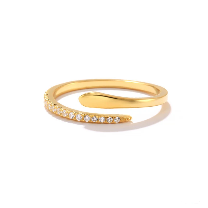 Bague diamant motif serpent créatif, un bijou unique pour un style élégant et raffiné, idéal pour toutes les occasions.