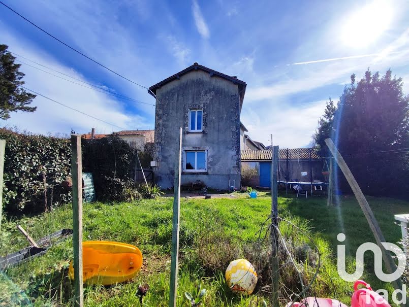 Vente maison 4 pièces 101 m² à Ruffec (16700), 120 000 €