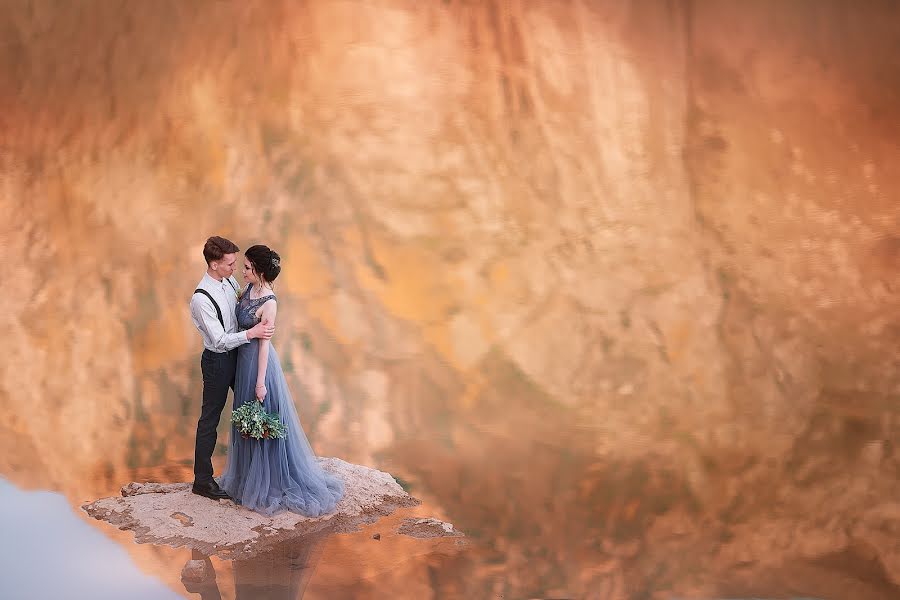 Fotógrafo de casamento Liliya Kulinich (liliyakulinich). Foto de 7 de abril 2018