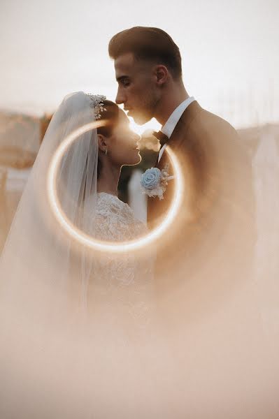 Wedding photographer Daniela Dinu (rawpix). Photo of 16 October 2023