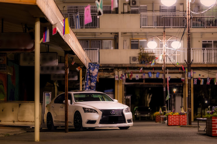 LSのすーさんと遊んだ・レトロ感・ls600h・真夜中の撮影会・何かでた…に関するカスタム事例の投稿画像10枚目