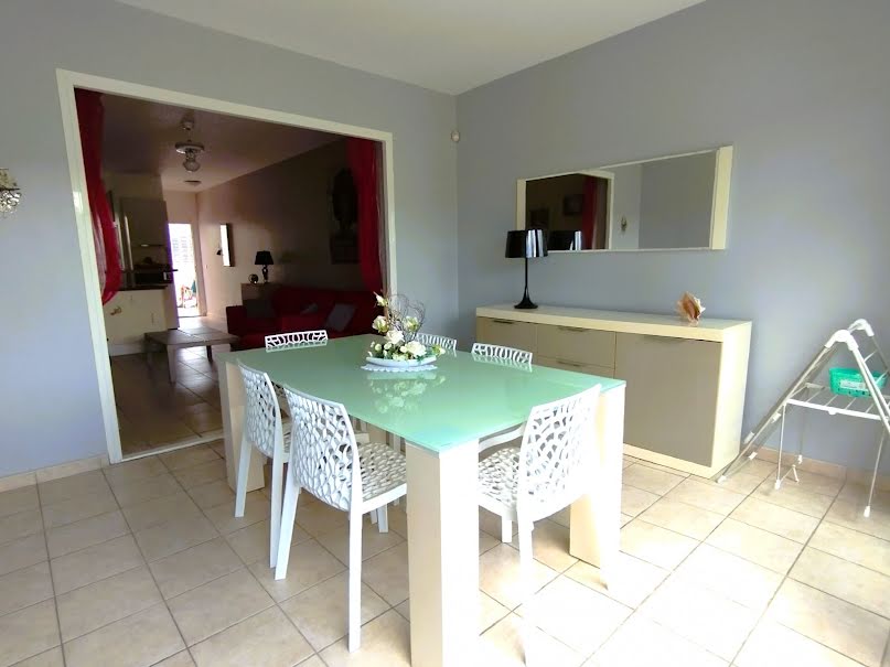 Vente appartement 3 pièces 74.5 m² à Saint-François (97118), 274 000 €