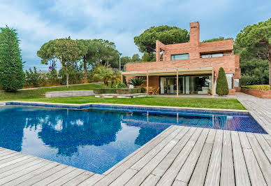 Maison avec piscine et jardin 2