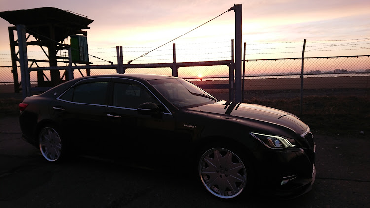 クラウンアスリートの夕日と愛車に関するカスタム事例の投稿画像2枚目