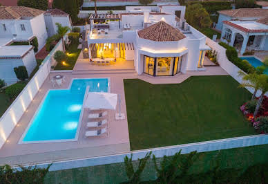 Villa with pool 2