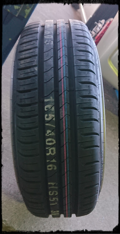 ムーヴのキャンバー・クムホ・165/40R16・HS51・引っ張りタイヤに関するカスタム事例の投稿画像2枚目