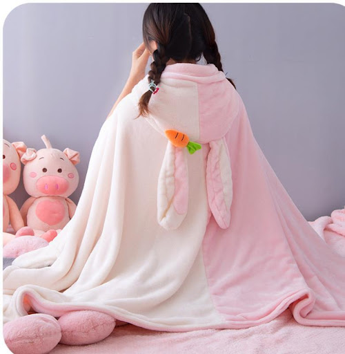 Title 4, Nap blanket shawl