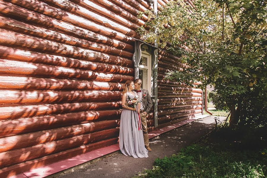 Fotógrafo de casamento Yuliya Galyamina (theglue). Foto de 19 de julho 2019