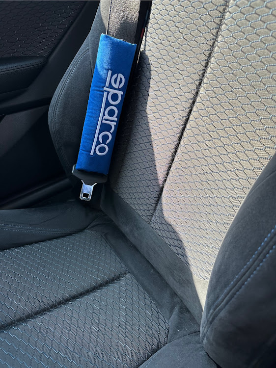 2シリーズ クーペのBMW・Freude am Fahren・EVOLVE パドルシフト・PUMA・SPARCOに関するカスタム事例の投稿画像6枚目