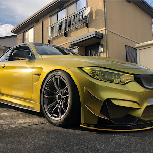 M4 クーペ