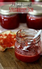 Old Fashioned Strawberry Jam was pinched from <a href="http://happymoneysaver.com/old-fashioned-strawberry-jam-without-pectin/" target="_blank">happymoneysaver.com.</a>