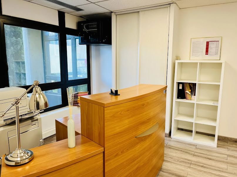 Location  locaux professionnels 3 pièces 49 m² à Toulouse (31000), 11 500 €