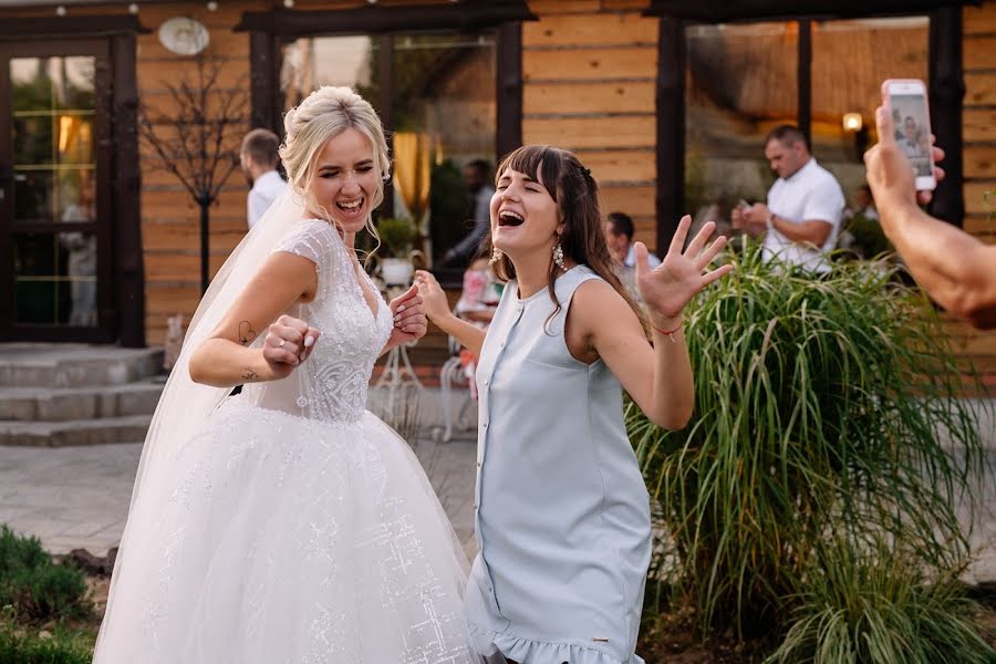 Wedding photographer Olya Bezhkova (bezhkova). Photo of 31 July 2019