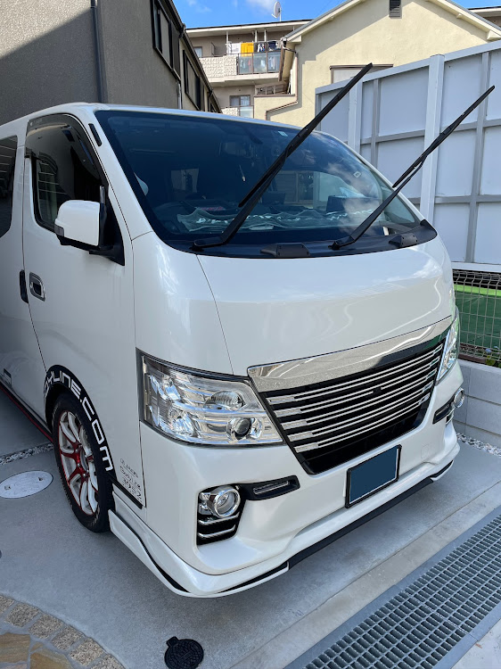 NV350キャラバンの風が強かった・バットパネル・バッドフェイス・災難な日に関するカスタム事例の投稿画像1枚目