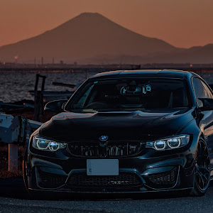 M4 クーペ F82