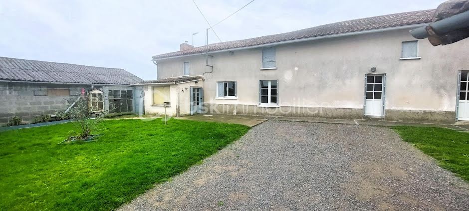 Vente maison 3 pièces 100 m² à Fenioux (79160), 70 000 €