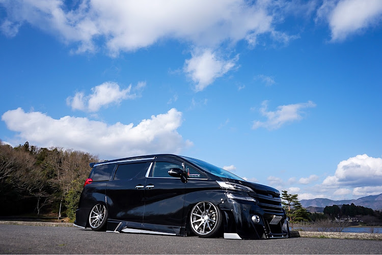 ヴェルファイアのSSR・エアサス・ピックアップ一度でも載ってみたい・KUHLに関するカスタム事例の投稿画像3枚目