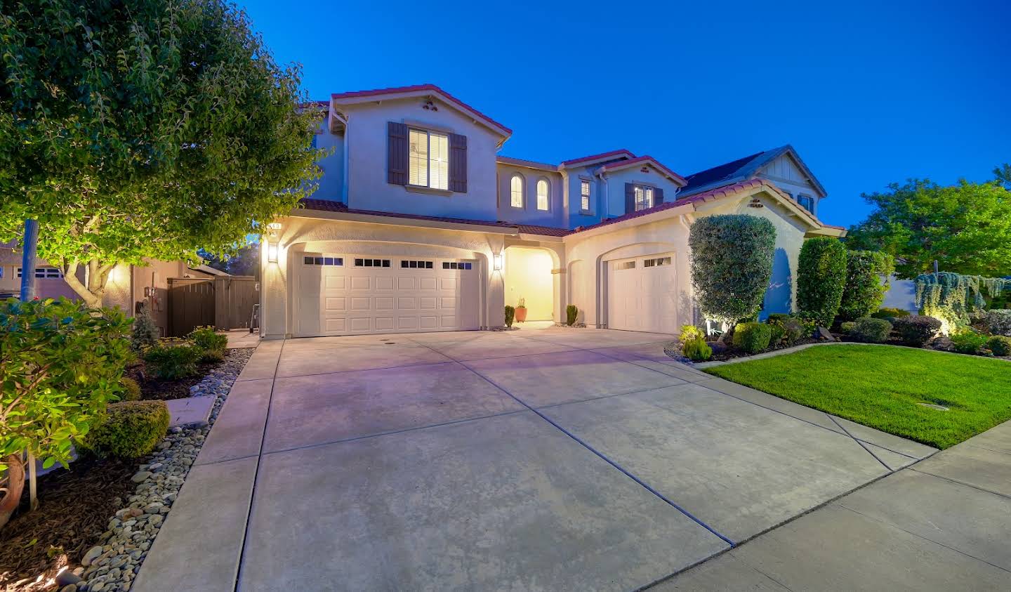 House with pool and terrace Rocklin