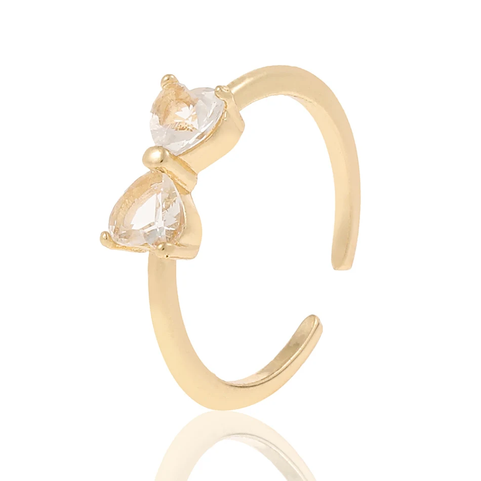 Bague petite et tendance avec nœud, très populaire. Un bijou femme parfait pour ajouter une touche d'élégance à votre style.
