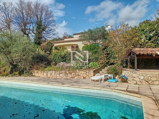 House with pool and wooded garden in this luxury house for sale in Tourrettes ($908,334 - 160 m²)