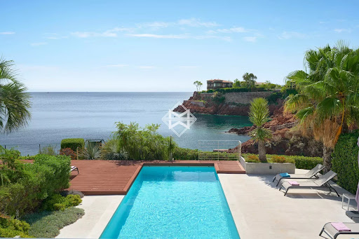 Property with pool 4
