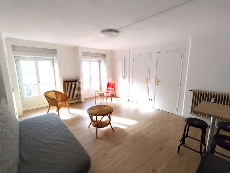 Vente appartement 1 pièce 30.4 m² à Lons-le-Saunier (39000), 69 000 €