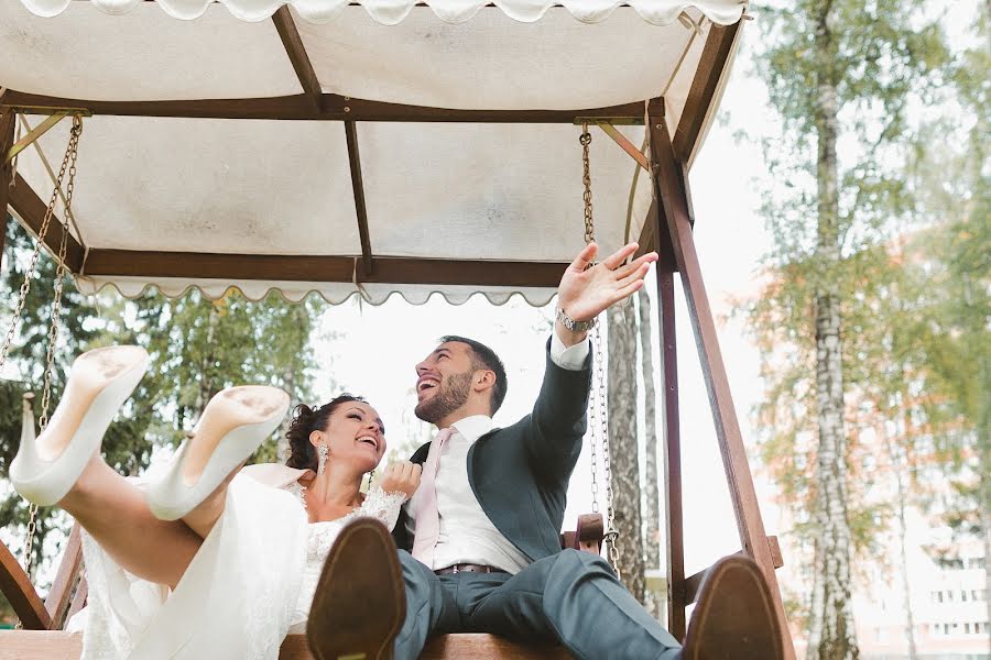 Fotógrafo de casamento Lyu Komarovskaya (lukomarovskaya). Foto de 3 de junho 2019