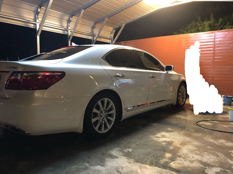 LSの洗車・スパシャン2019S・神風・おしゃれ・おすすめに関するカスタム事例の投稿画像3枚目