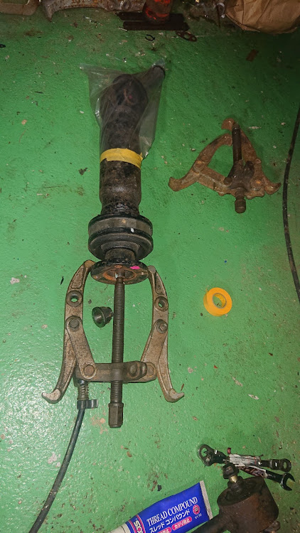 180SXのプロペラシャフトセンターベアリング交換・DIY・沖縄・クスコミッションオイルに関するカスタム事例の投稿画像1枚目