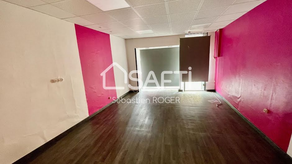 Vente maison 7 pièces 289 m² à Laval (53000), 179 900 €