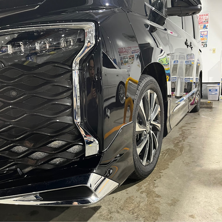 ヴォクシーのVOXY90・アティチュードブラックマイカ・洗車・ミネラルオフに関するカスタム事例の投稿画像1枚目
