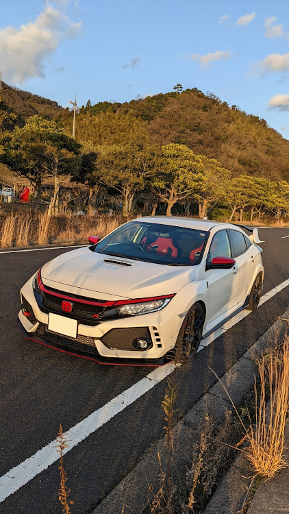 シビックタイプRの新年のご挨拶・ドライブ・蒜山MTに行ってみたい・シビックタイプR・車仲間増やしたいに関するカスタム事例の投稿画像1枚目