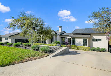 House with pool 1