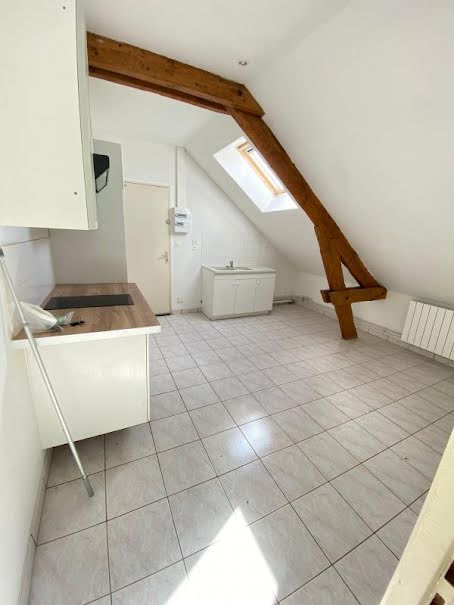 Location  appartement 2 pièces 24 m² à Elincourt-Sainte-Marguerite (60157), 390 €