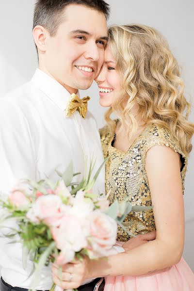 Wedding photographer Olga Salimova (salimovaolga). Photo of 13 April 2015