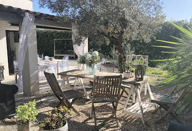 Maison avec piscine et terrasse 9