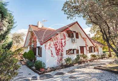 Maison avec piscine et terrasse 16