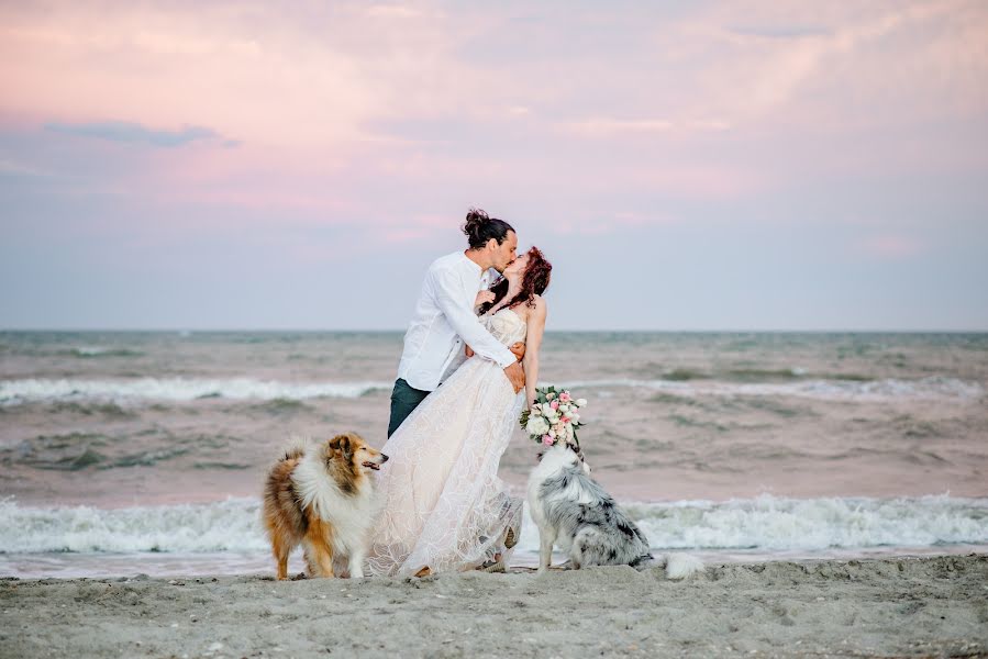 Fotografo di matrimoni Robert Culcescu (robertculcescu). Foto del 23 gennaio 2022