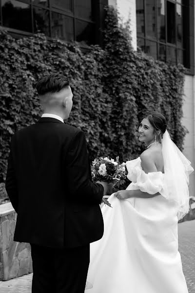 Fotografo di matrimoni Yuliya Savvateeva (savvateevajulia). Foto del 1 ottobre 2023