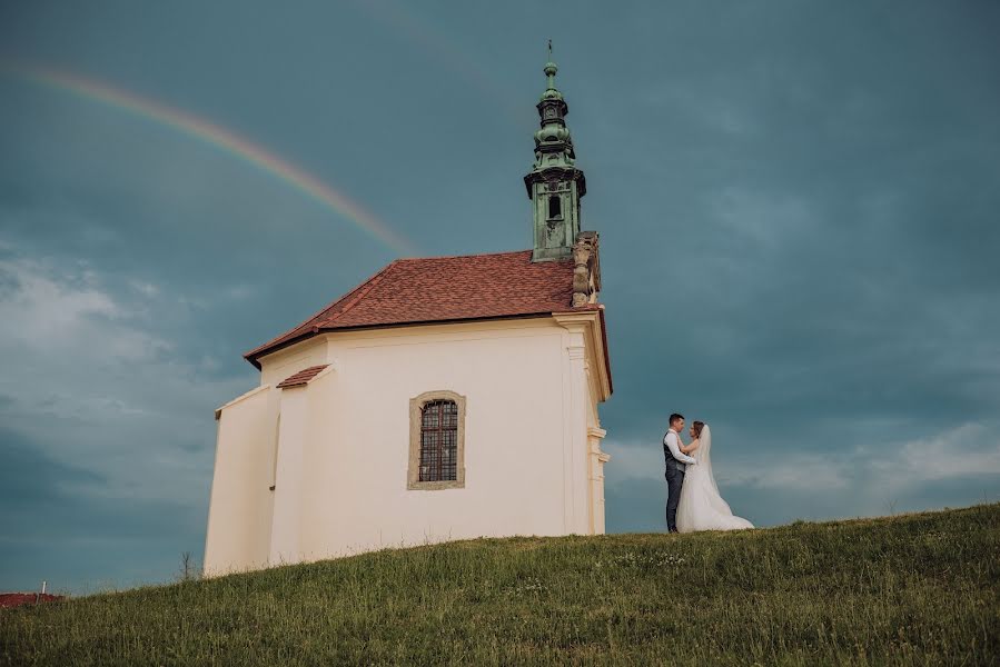 Hääkuvaaja Daniel Cseh (tothemoonandback). Kuva otettu 12. elokuuta 2023