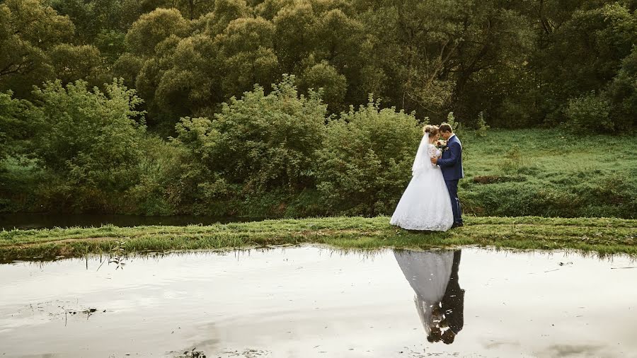 Fotógrafo de bodas Denis Tarasov (magicvideos). Foto del 25 de septiembre 2020