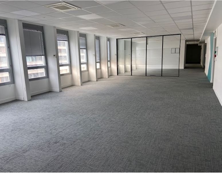 Location  locaux professionnels  832 m² à Boulogne-Billancourt (92100), 33 904 €