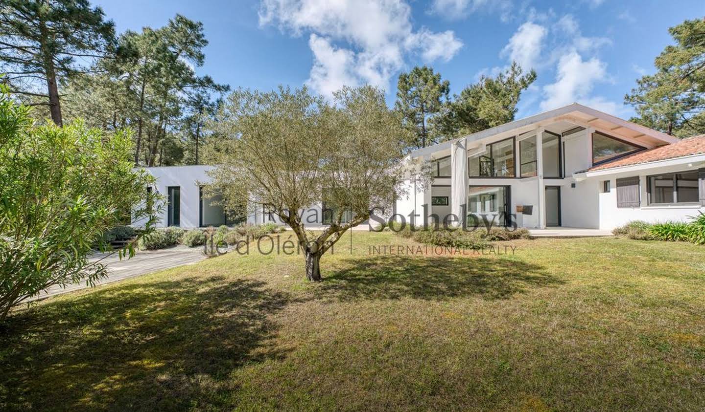 Villa avec piscine en bord de mer Les Mathes