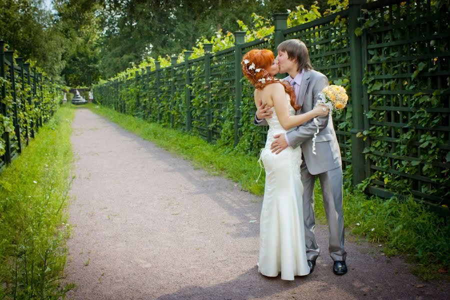 Fotógrafo de bodas Olga Emelyanova (nikinezumi). Foto del 23 de abril 2014