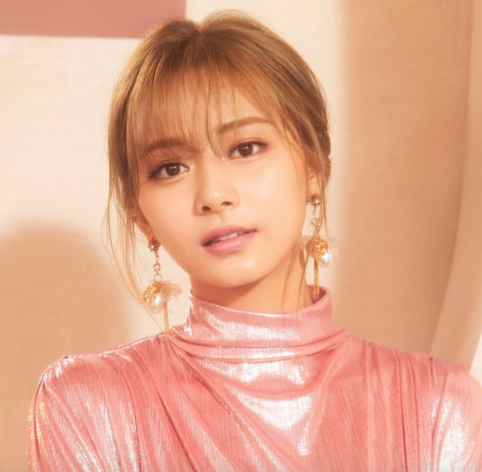 Fans Are Split Between TWICE's Tzuyu With Bangs and Without Bangs - Koreaboo